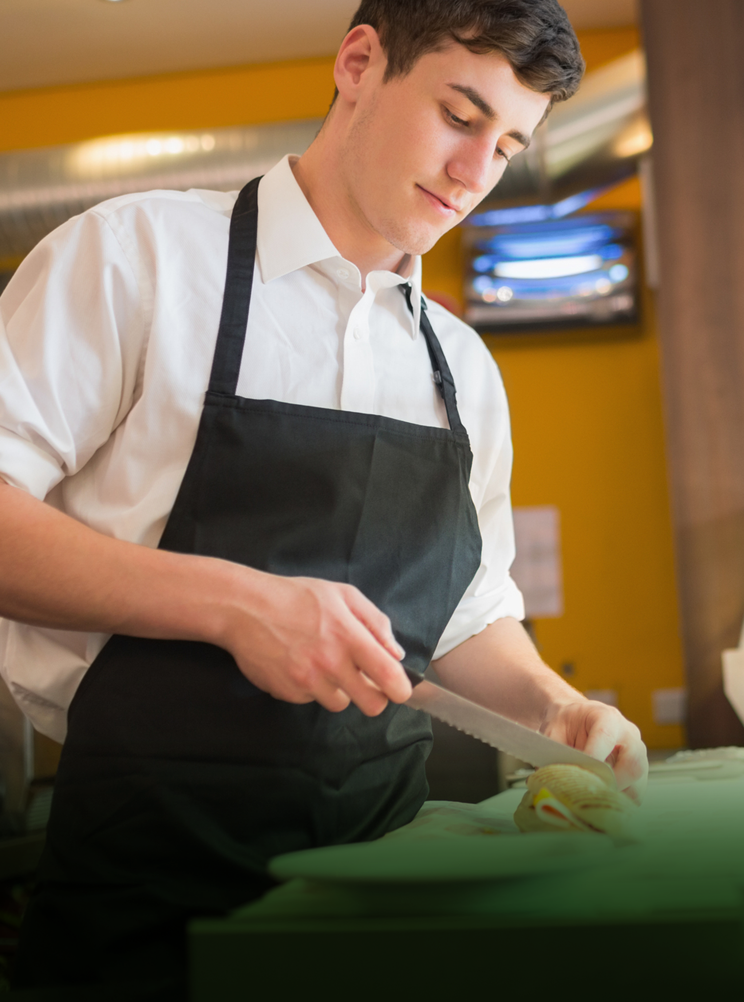Descubre vacantes en restaurantes, papelerías, gasolineras y más.